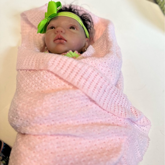 BABYCLON LUXURY SILICONE MICRO NEWBORN CHIP DRINKS/WETS REALISTIC BABY GIRL DOLL - Picture 3 of 16